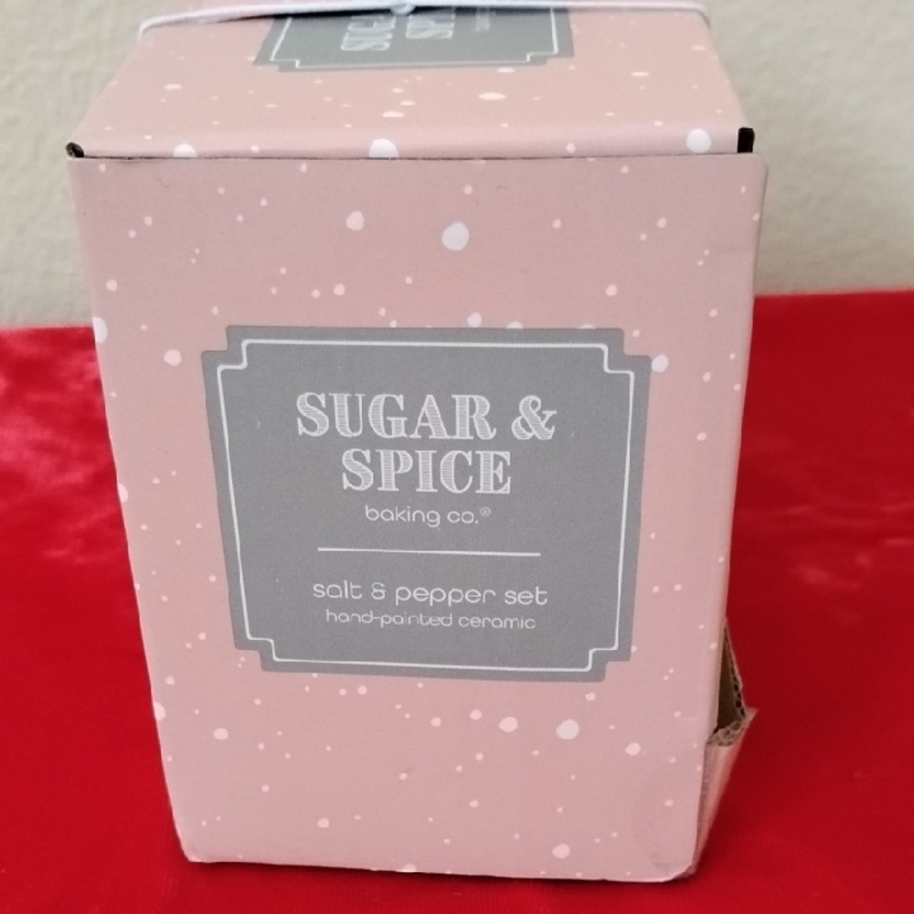 D- NWT Snowman Salt and Pepper Shaker Set - Picture 3 of 9